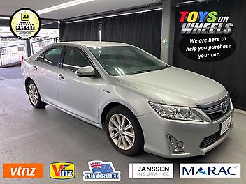 61,000 Km, Sedan, 2500 cc, Hybrid (Electricity) engine, automatic