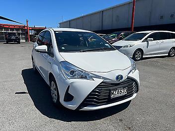 124,712 Km, Hatchback, 1490 cc, Hybrid engine, Automatic