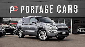 127,130 Km, Station Wagon, 2488 cc, Petrol engine, Automatic