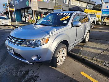 111,162 Km, Station Wagon, 2350 cc, Petrol engine, Automatic