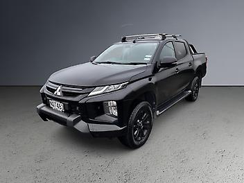 83,000 Km, Ute, 2442 cc, Diesel engine, 6 Speed Auto