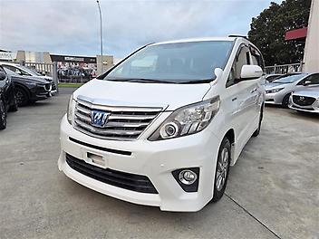 105,067 Km, Van, 2362 cc, Hybrid engine, Automatic