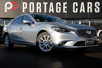 21,323 Km, Hatchback, 2488 cc, Petrol engine, Automatic