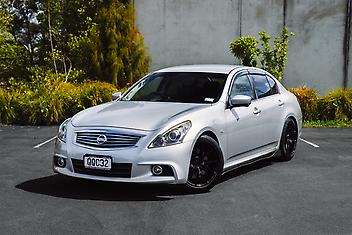 129,000 Km, Sedan, 3690 cc, Petrol engine, Tiptronic