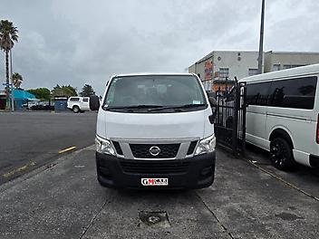 158,280 Km, Van, 2480 cc, Petrol engine, Automatic