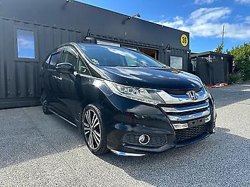 176,650 Km, Station Wagon, 2400 cc, Petrol engine, Automatic
