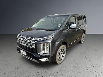 50 Km, People Movers, 2267 cc, Diesel engine, 6 Speed Auto