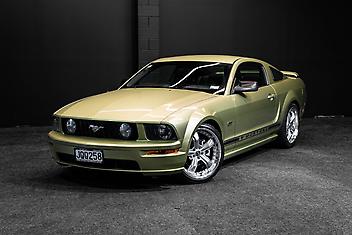 156,000 Km, Coupe, 4600 cc, Petrol engine, Manual