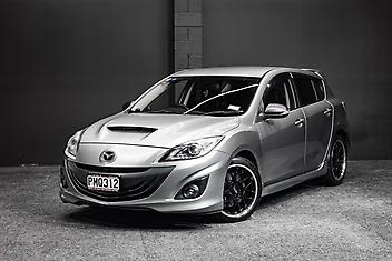 173,000 Km, Hatchback, 2260 cc, Petrol engine, Manual