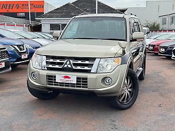 174,625 Km, RV-SUV, 3200 cc, Diesel engine, Automatic