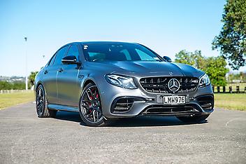 76,000 Km, Sedan, 3982 cc, Petrol engine, Automatic