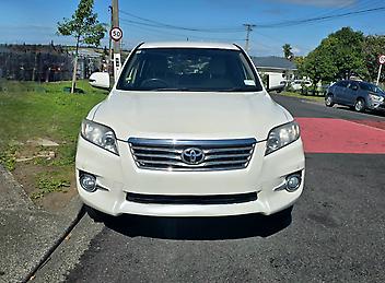 123,030 Km, Station Wagon, 2360 cc, Petrol engine, Automatic