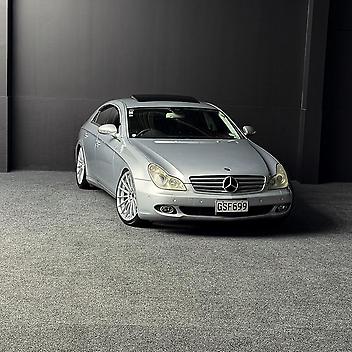 91,000 Km, Sedan, 4960 cc, Petrol engine, Automatic
