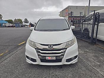 135,350 Km, Van, 2400 cc, Petrol engine, Automatic