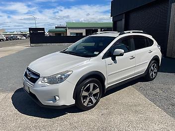 176,587 Km, SUV / 4x4, 1990 cc, Hybrid (Electric) engine, CVT