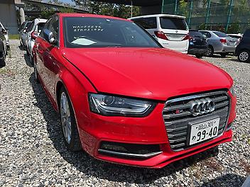 81,000 Km, Sedan, 3000 cc, Petrol engine, Automatic