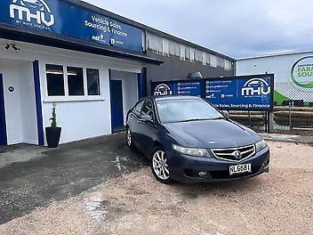 145,862 Km, Sedan, 2350 cc, Petrol engine, Automatic