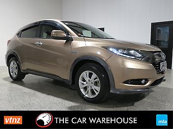 135,987 Km, SUV / 4x4, 1496 cc, Hybrid (Electric) engine, Automatic