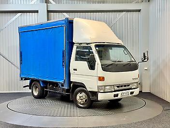 241,800 Km, Truck - Curtainsider, 2800 cc, Diesel engine, Manual