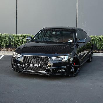 137,000 Km, Sedan, 2967 cc, Diesel engine, Automatic