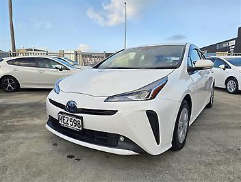 78,955 Km, Hatchback, 1800 cc, Hybrid engine, Automatic