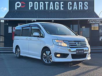 128,002 Km, Station Wagon, 1997 cc, Petrol engine, Automatic