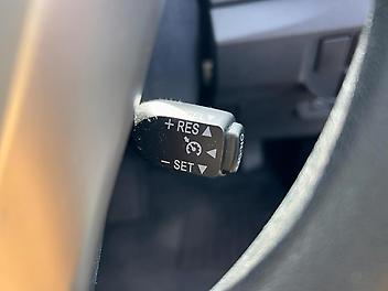 61,000 Km, Hatchback, 1800 cc, Hybrid (Electricity) engine, automatic