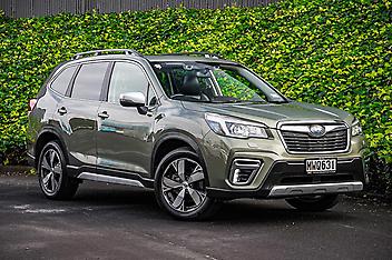 88,238 Km, 4WD, 2500 cc, Petrol engine, Automatic