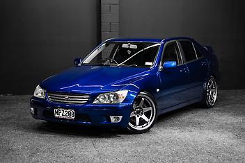 196,000 Km, Sedan, 1998 cc, Petrol engine, Manual