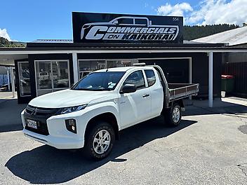 169,066 Km, Ute, 2442 cc,  engine, Auto