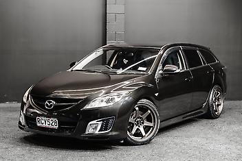 106,000 Km, Station Wagon, 2480 cc, Petrol engine, Manual