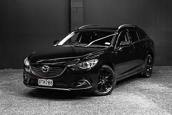 147,000 Km, Station Wagon, 1997 cc, Petrol engine, Automatic