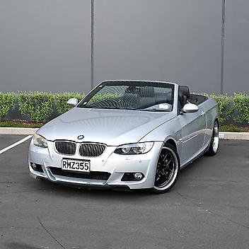 152,000 Km, Convertible, 2970 cc, Petrol engine, Automatic