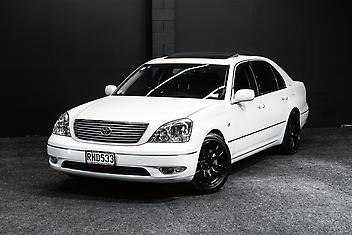 66,000 Km, Sedan, 4292 cc, Petrol engine, Automatic