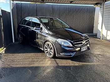 105,768 Km, Hatchback, 1590 cc, Petrol engine, Automatic