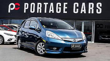 96,902 Km, Station Wagon, 1300 cc, Hybrid engine, Automatic