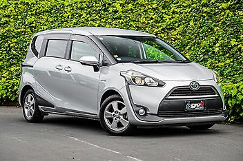 95,733 Km, People Mover, 1500 cc, Hybrid engine, Automatic