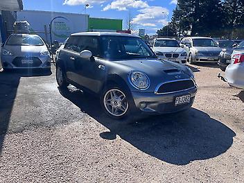 99,797 Km, Hatchback, 1590 cc, Petrol engine, Automatic