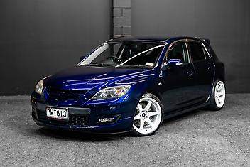 152,000 Km, Hatchback, 2260 cc, Petrol engine, Manual