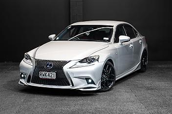 146,856 Km, Sedan, 2493 cc, Hybrid engine, Automatic