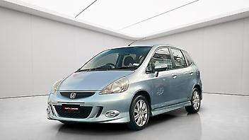 132,300 Km, Hatchback, 1500 cc, Petrol engine, Automatic