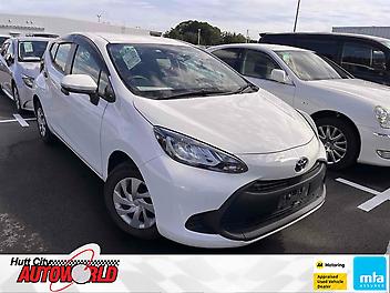 100,406 Km, Hatchback, 1500 cc, Hybrid (Petrol) engine, Automatic