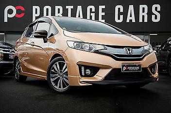 92,015 Km, Hatchback, 1496 cc, Hybrid engine, Automatic