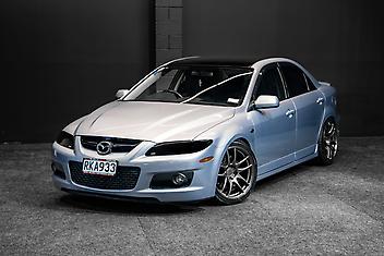 124,000 Km, Sedan, 2300 cc, Petrol engine, Manual