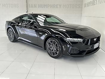 300 Km, Coupe, 5038 cc, Petrol engine, 10 Speed Automatic