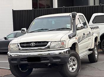 215,500 Km, Ute, 2982 cc, Diesel engine, Automatic