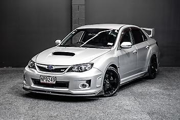 128,000 Km, Sedan, 2450 cc, Petrol engine, Tiptronic