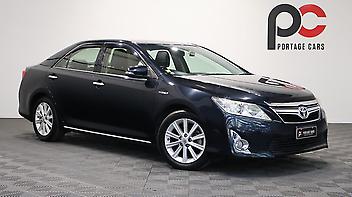138,610 Km, Sedan, 2493 cc, Hybrid engine, Automatic