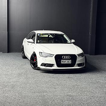 119,000 Km, Sedan, 2770 cc, Petrol engine, Automatic