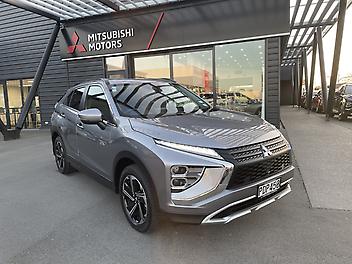 42,424 Km, RV/SUV, 236094 cc, Petrol, Hybrid engine, Automatic